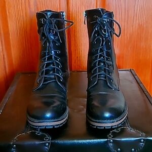 WANTED Women Combat Boots, size 8.5, Black